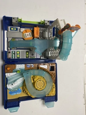 Hot Wheels micro Shark Park Case sounds/ Not Complete - Image 1 of 4