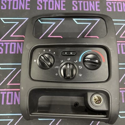 Interruptor de calefacción manual Jeep Liberty KJ 02-04 control de clima de CA radio bisel embellecedor Foto 1 de 4