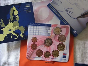 ESLOVAQUIA 2012 KMS ST BU - 10 AÑOS EURO EFECTIVO - 5,88 € con 2 € moneda especial - Imagen 1 de 3