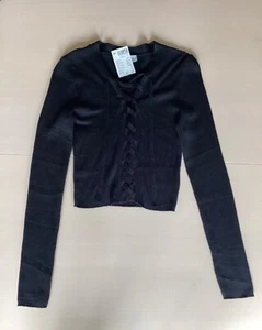 H&M Ladies Cropped Jumper Size Small ( L=17”) Black… Lace Front Detail…BNWT - Picture 1 of 11