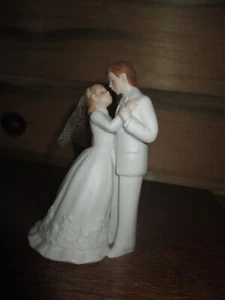 LEFTON Vintage GOING IN FOR THE KISS En Porcelana ESMOQUIN BLANCO ADORNO PARA PASTEL DE BODAS - Imagen 1 de 3