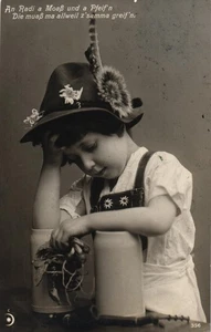 Bier, Kind mit Bierkrügen, Trachtenkleidung, Foto-AK, 1910 - Bild 1 von 2