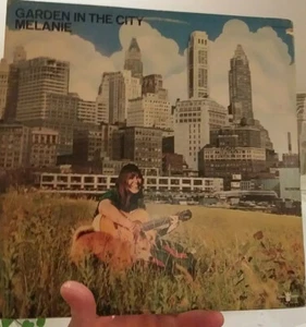 Melanie Garden In The City LP 1972 Pressing Gatefold Excellent Condition - Imagen 1 de 12