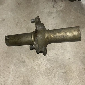1983-1985 Honda ATC 110 Front Spindle Drive Pivot Shaft Hub Fast Shipping  2398 - Picture 1 of 6