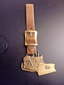 VINTAGE JOHN DEERE DOZER TASCHENUHR ANHÄNGER UND LEDERARMBAND - Bild 1 von 4