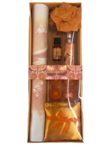 SET ROFUMATORI PER ARMADI E CASSETTI CON ESSENZE CANNELLA E ARANCIO CM 40 X 16 - Picture 1 of 1