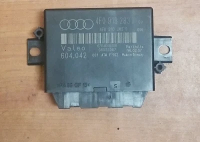 Módulo de control de asistencia de estacionamiento/asistencia de estacionamiento Audi A6, A6 Quattro, Q7, S6 4F0919283F Foto 1 de 4