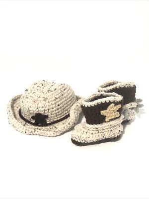 手工针织婴儿/幼儿 Sherif 牛仔帽和牛仔靴带马刺套装- — 第 1/4 张图片