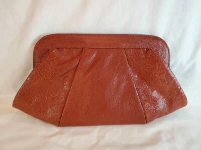 Bolsa de mão Lauren Merkin feminina couro texturizado fecho dobradiça ferrugem colorida - Imagem 1 de 4