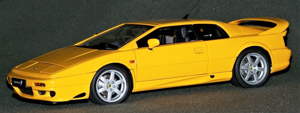 Lotus Esprit Turbo V8 1996 escala 1/18 en amarillo AutoArt - Usado - Como nuevo Foto 1 de 4