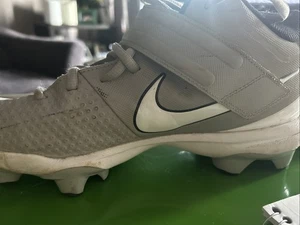 Nike Forellen Stollen Größe 10 - Bild 1 von 2