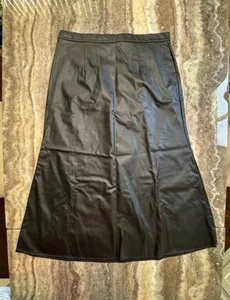Neu ohne Etikett Damen Gr. 2XL Shein Curve langer schwarzer Kunstlederrock. Reißverschluss an der Seite - Bild 1 von 3