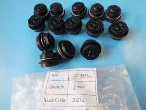 Lot of 14 pcs  TE CONNECTIVITY   2213858-1    LED Street Light Connector - Picture 1 of 4