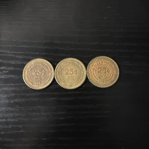 Chuck E Cheese 1982 1983 1984 Tokens Vintage  Tokens Chuck E Cheese Pizza - Picture 1 of 16