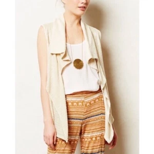 Puella Maglione Gilet S Beige Pointelle Maglia Misto Lino Drappeggiato Senza Maniche Nuovo con etichette - Foto 1 di 9