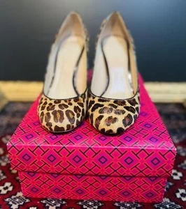 Tory Burch Astoria Tacchi Zeppa Stampa Leopardata con Scatola e Sacchetto Antipolvere - Taglia 8 - Foto 1 di 9