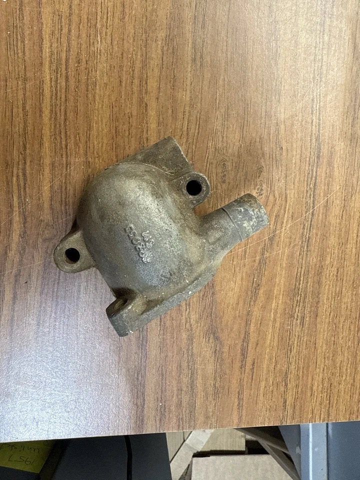 Carcasa termostato Triumph TR3 TR4 #1  Foto 1 de 4