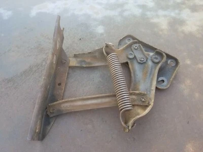 Cadillac 1984 cupé capó bisagra lado del pasajero 1980-1992 tracción trasera Foto 1 de 2