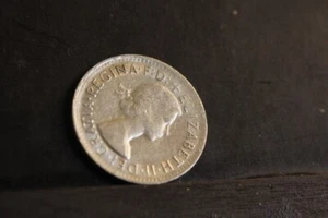 Australia 1961 One Shilling - Picture 1 of 2