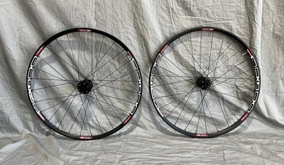 Juego de ruedas DT Swiss X1600 XC / MTB 26" Tubeless 135 / 12 mm 100 / 15 mm TA 6 pernos Foto 1 de 4