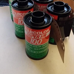 FujiColor Fujifilm Super HQ 100 24 exposure 35mm film bundle - One Expired Roll - Picture 1 of 2