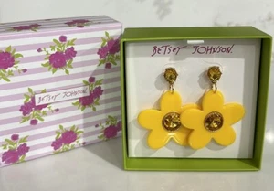 Betsey Johnson Large Yellow Flower Earrings - Picture 1 of 2