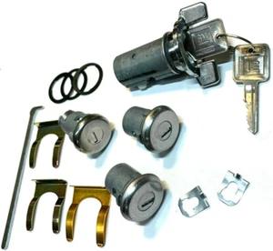 New GM OEM Chrome Ignition/Doors/Trunk Lock Key Cylinder Set Keyed Alike 4 Locks - Picture 1 of 4