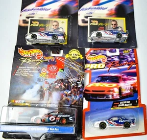 4 NOS 1997 Hot Wheels Mark Martin Diecast 1:64 Scale Pro Racing Pit Crew 1st Ed. - Picture 1 of 9