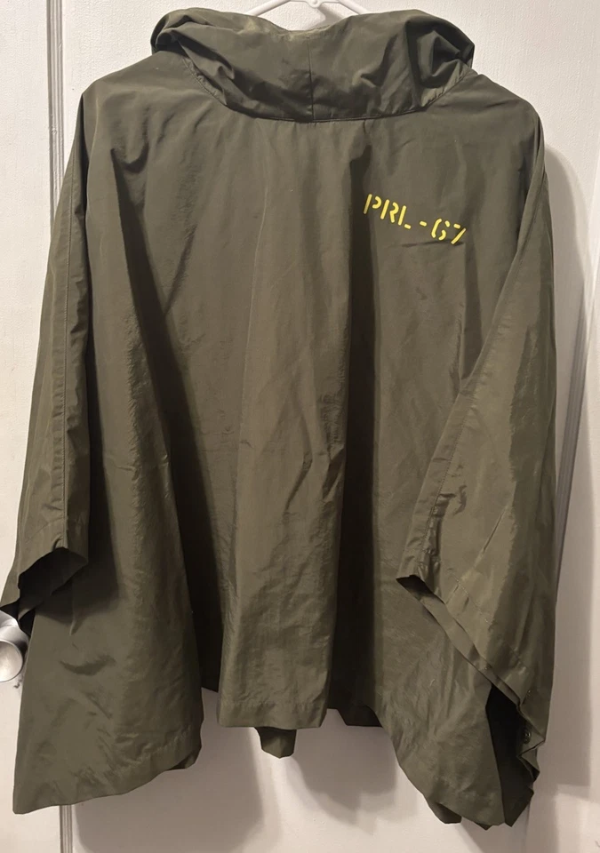 Poncho de lluvia vintage Ralph Lauren grande verde con capucha de nailon  Foto 1 de 4