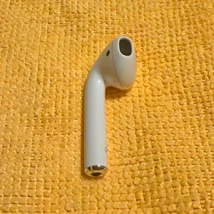 Genuine Apple AirPods 2nd Generation Replacement Earbud (Right Ear Only) A2032 - Zdjęcie 1 z 3