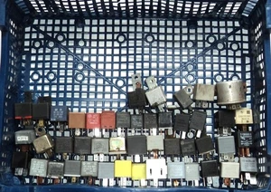 Audi 80 orig. 8995120000 443951253K Arbeitsstromrelais 214 open circuit relay - Picture 1 of 1