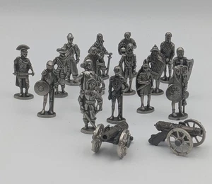 16 Cast Metal Soldiers/Knights & 2 Cannons - Picture 1 of 4