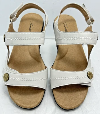 Sandalias para mujer Trotters 10W (anchas) de cuero blanco con correa gancho y bucle cierre #E Foto 1 de 4