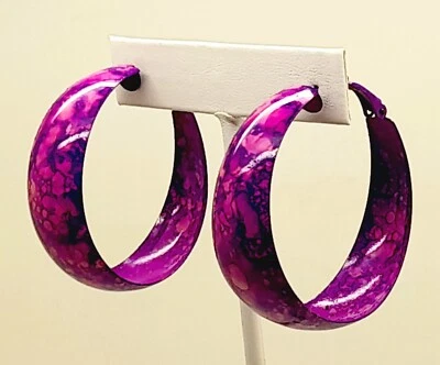 Grueso ancho ligero estilo púrpura esmalte multi corbata troquel color aro pendientes Foto 1 de 4