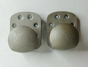 WW1 Imperial German Army Belt Support Hooks Pair Round Tab Pebble 28 x 24 mm - Picture 1 of 5