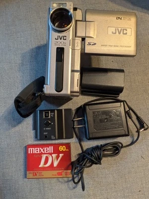 JVC GR-DVM75u Camcorder MiniDV Digital 200X Zoom Video Tansfer Working - Image 1 of 4