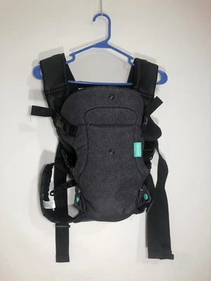 Infantino Flip 4-in-1 Convertible Carrier Excellent Condition - Image 1 of 4