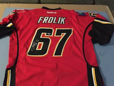 Camiseta Custom Flames autografada assinada por Michael Frolik - PSA - Imagem 1 de 4