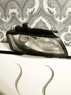 Audi A5 Valeo Front Right Driver Side Headlight Mk1 2008-2012 — 第 1/3 张图片