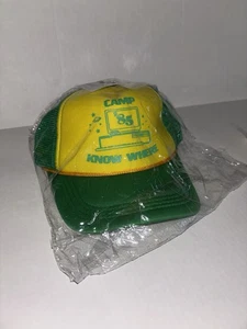 NUOVO STRANGER THINGS cappello Dustin Henderson cappello camionista CAMP KNOW WHERE cappello - Foto 1 di 3