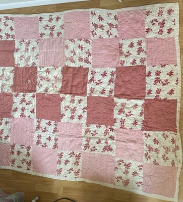 Edredón vintage años 30 2 tonos rosa polvoriento con motivo de hoja de arce cuadrados inodoro  Foto 1 de 4