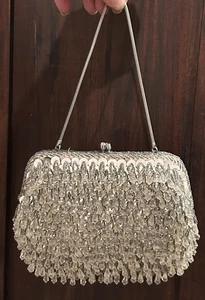 VTG RICHERE by WALBORG Silver SEQUIN & Clear LUCITE DANGLES HANDBAG PURSE - Picture 1 of 10