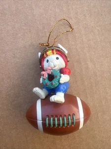 "Adorno de Navidad de ratón de fútbol americano Lustre Fame 1992 vintage con corona 2,5""" - Imagen 1 de 5