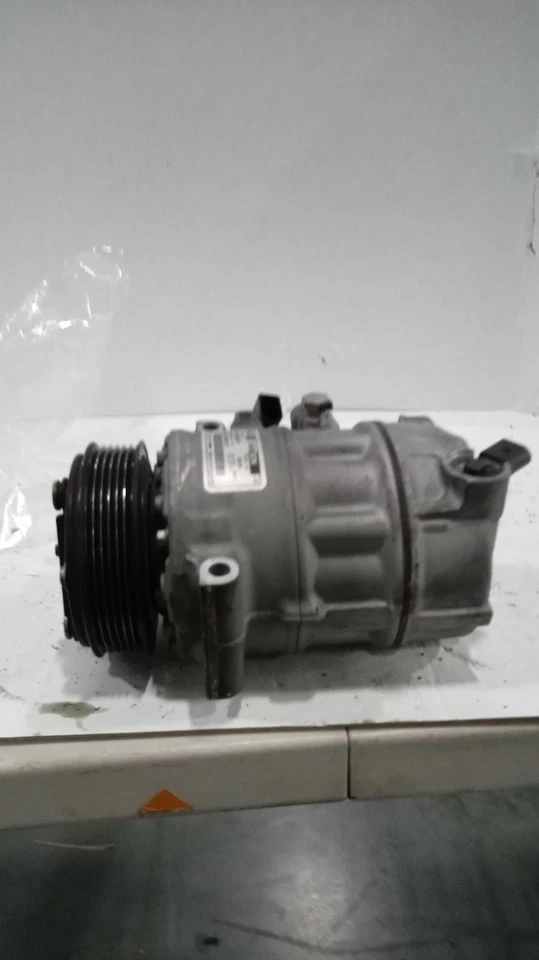 Volkswagen Jetta GLI 2016 compresor de aire acondicionado OEM 106 k millas gris NJ25-20772-505563 Foto 1 de 4