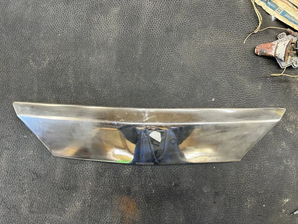 Sección de parachoques central inferior delantero OEM 1951-1952 Cadillac (serie 62) Foto 1 de 4