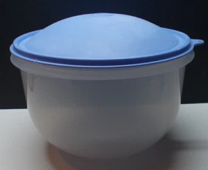 Tupperware 1424 Large Clear Lettuce Keeper with Domed Blue Lid No Spike - Picture 1 of 6