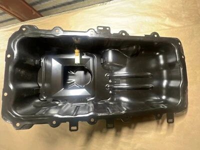Nuevo cárter de aceite de motor Ford Mustang GT 5.0 2011-2023 OEM BR3E-6675-C 776 Foto 1 de 4