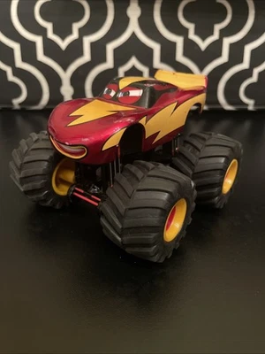 Disney Pixar Cars Aterrador McMean Raro Rayo McQueen Toon Monster Truck Foto 1 de 4