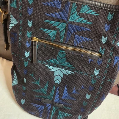 Bolso Bandolera Lucky Brand Bordado Negro Azul Teal Cremallera Geométrica Foto 1 de 4