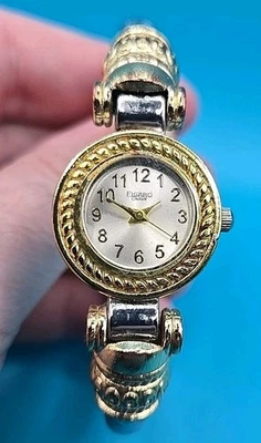 Reloj pulsera Figaro Couture para mujer 10541 puño tonos plata y oro  Foto 1 de 4